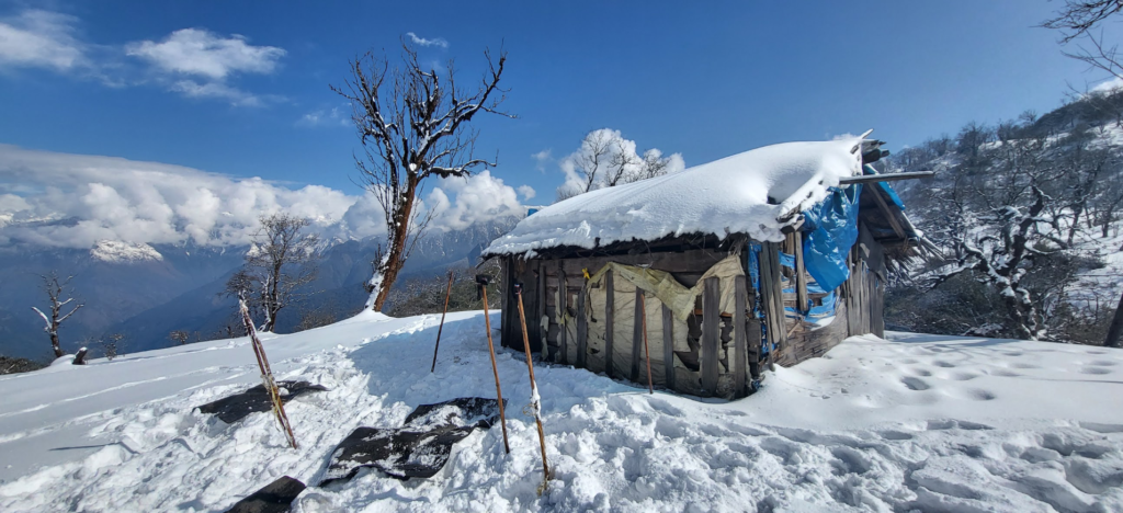 Camping during Kukhre Trek near Tosar Lake route in a wooden hut
